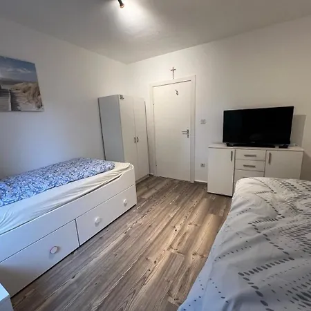 Fuer Touristen Und Arbeiter Apartament *