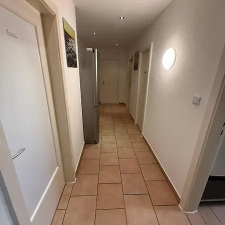 Fuer Touristen Und Arbeiter