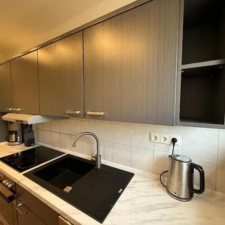 Fuer Touristen Und Arbeiter Apartament