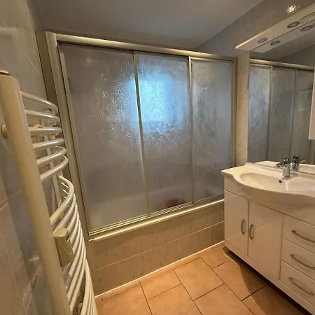 아파트 Fuer Touristen Und Arbeiter *